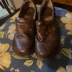 Boc Brown Embossed Leather Shoes